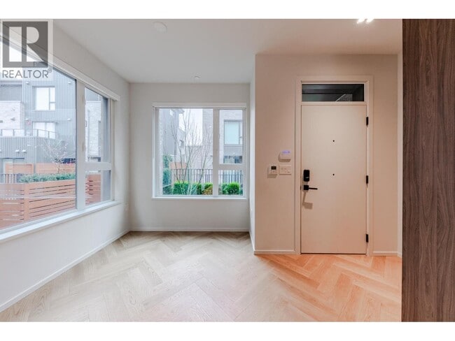 Photo du bâtiment - 765 W 49th Ave