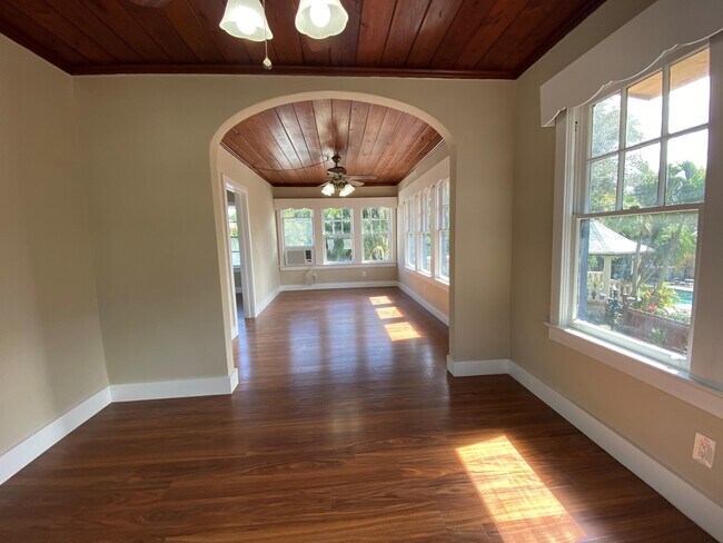 Building Photo - 203 Foresteria Dr