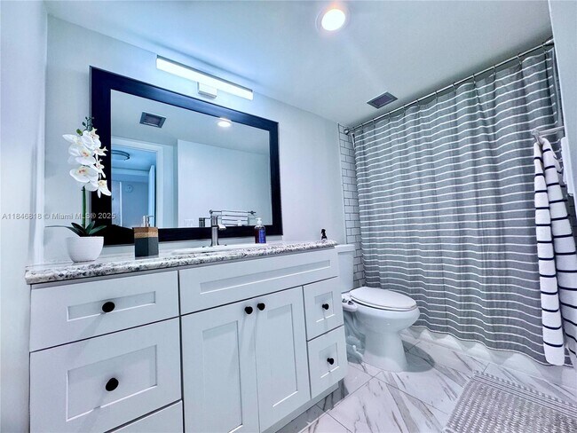 Foto del edificio - 2851 NE 183rd St