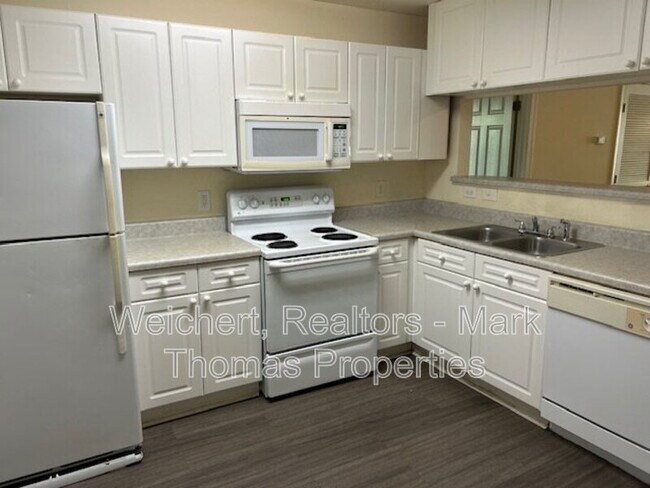 Foto del edificio - 929 Morreene Rd