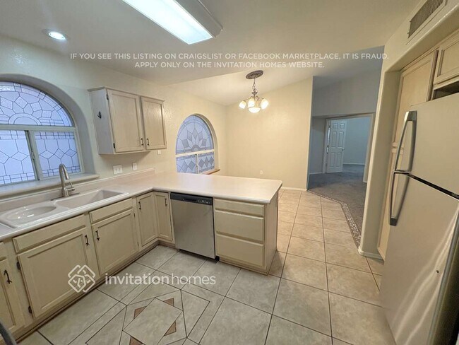 Foto del edificio - 7934 W Laurel Ln