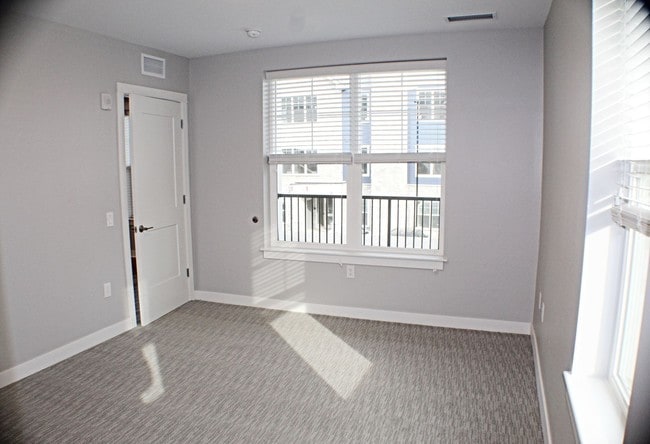 1st Bedroom - Owl Creek