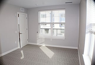 1st Bedroom - Owl Creek