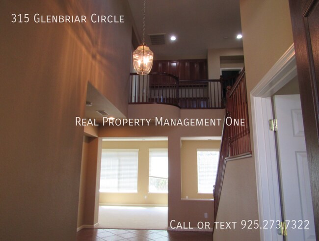 Foto del edificio - 315 Glenbriar Cir
