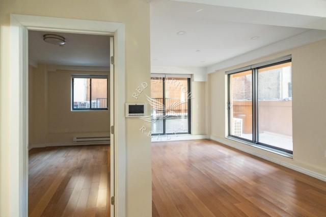 Foto principal - 1 bedroom in NEW YORK NY 10019