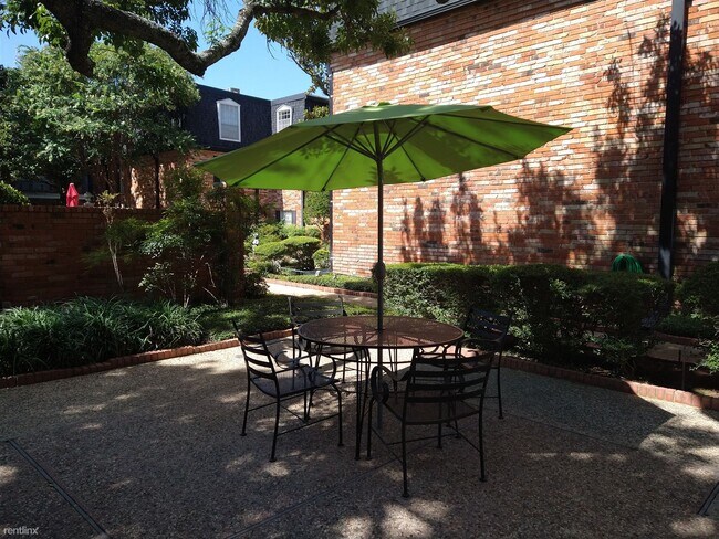 Foto del edificio - 2 br, 2 bath Condo - 8401 North New Braunf...