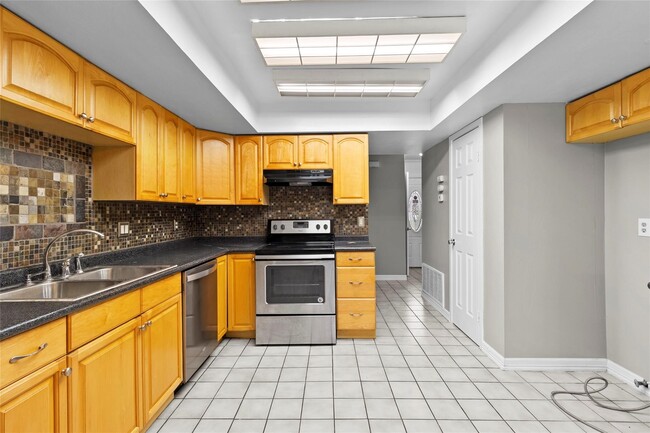 Foto del edificio - 3114 Glen Spring Dr