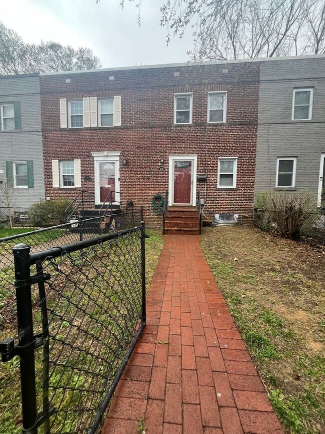 Photo - 409 Laverne Ave Townhome