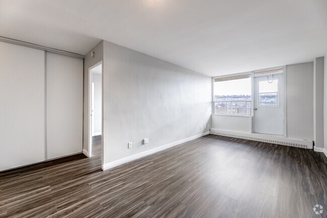1BR, 1BA - 592 SF - Living Room - Le Palais & Capital Terrace