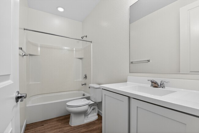Building Photo - 10526 S 56th Ln