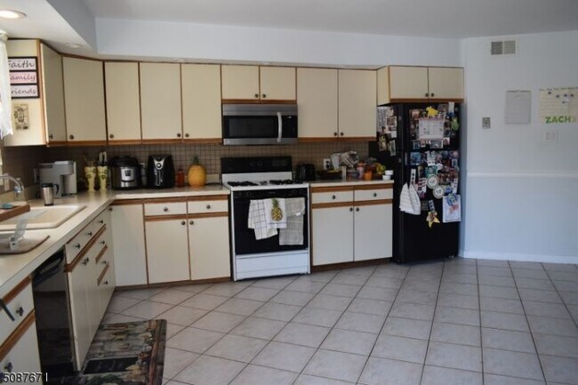 Foto del edificio - 391 Northfield Ave