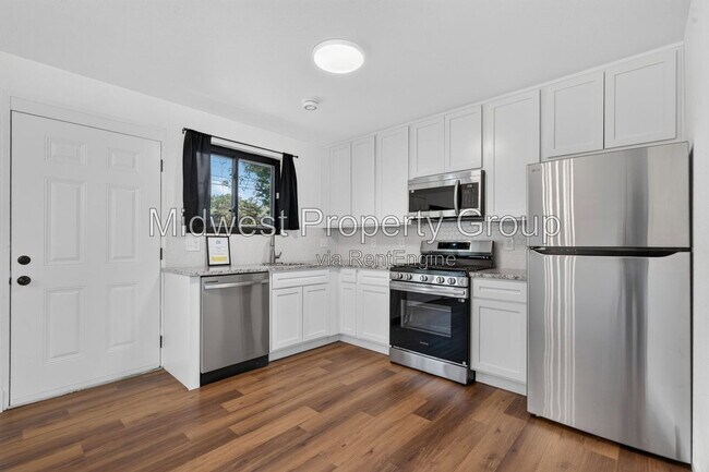 Building Photo - 10204 Edgefield Dr