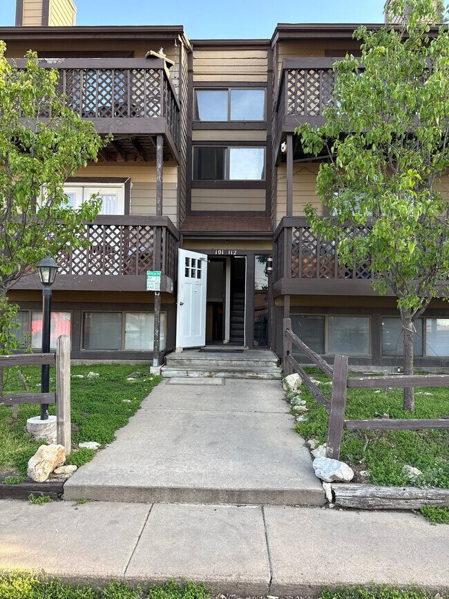 Building Photo - 1325 N Meridian Ave