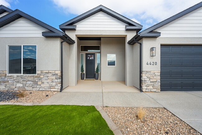 Foto del edificio - 4420 W 300 N