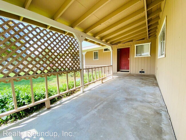 Building Photo - 3 br, 2 bath House - 9635 Titan Rd