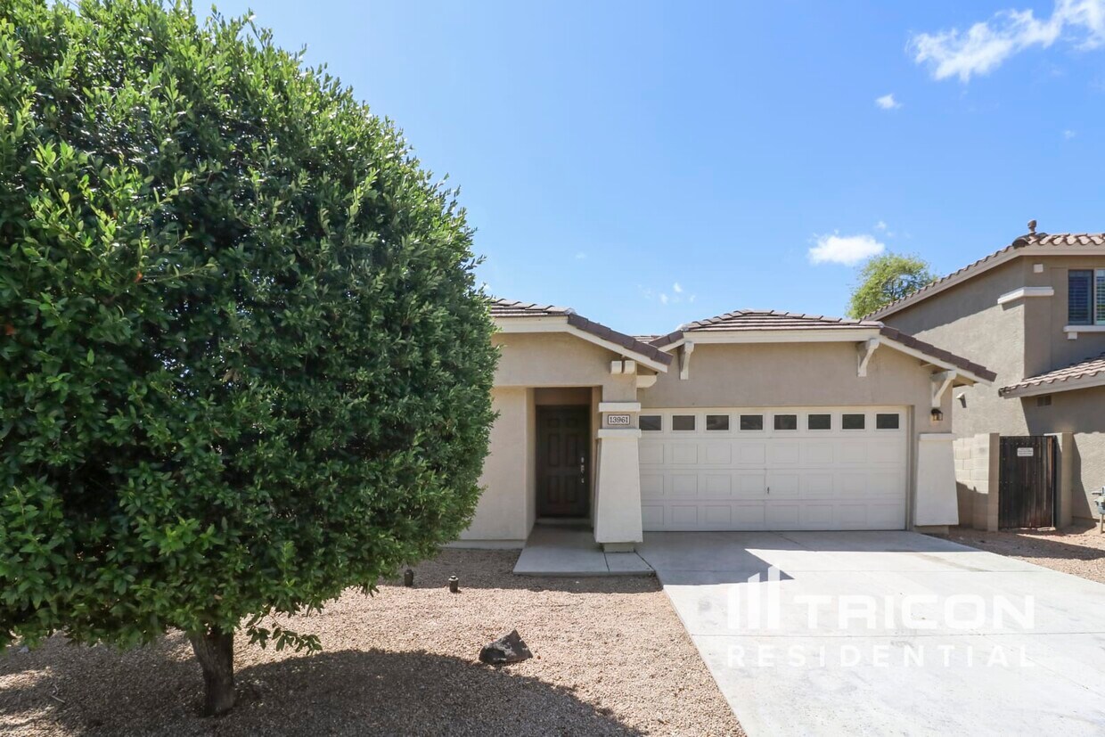 Primary Photo - 13961 W Maui Lane Surprise AZ