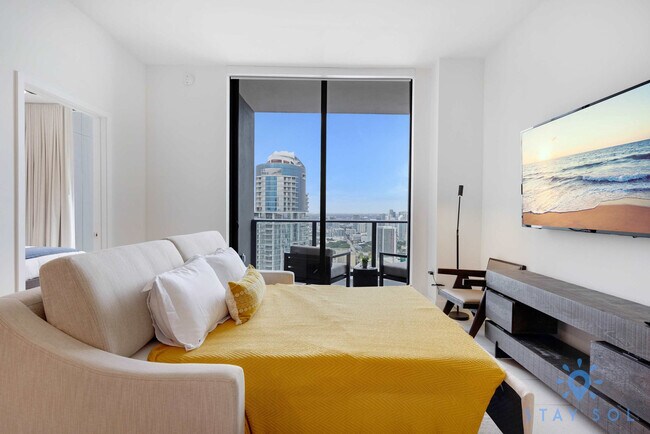 Foto del edificio - 601 NE 1st Ave