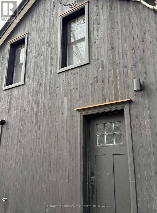 Building Photo - 44 W Mary St