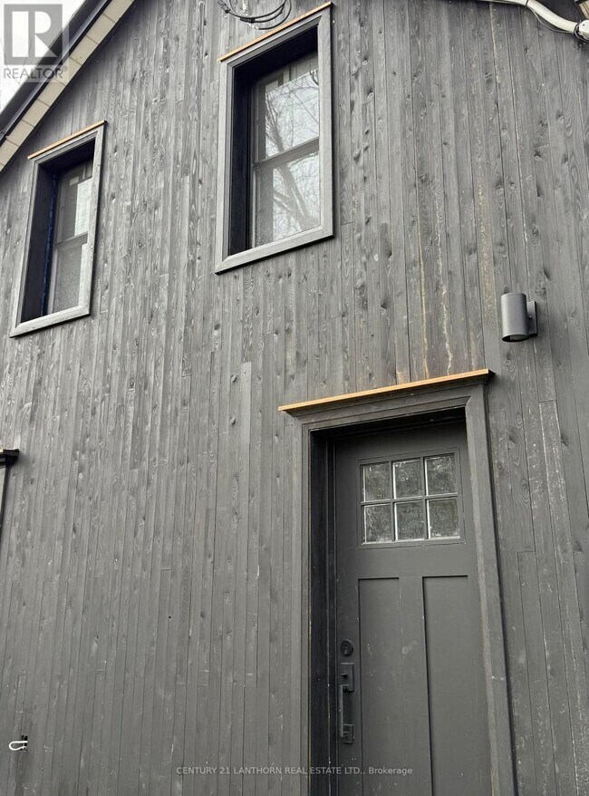 Photo du bâtiment - 44 W Mary St