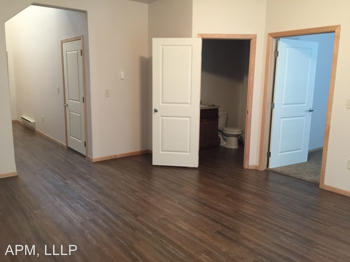 Foto principal - 515 4th Ave NW