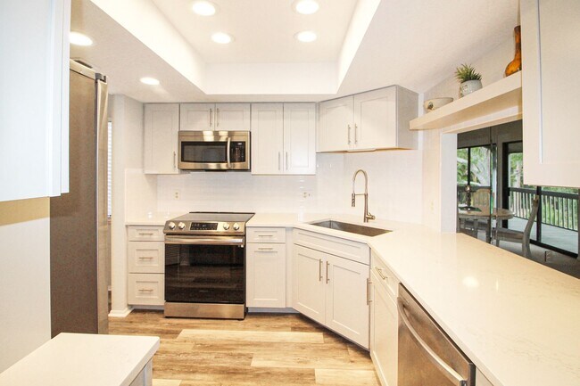 Foto del edificio - Pine Run Annual Condo for Rent