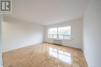Building Photo - 156 Kingston Rd