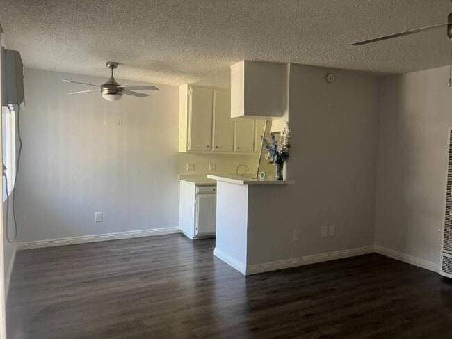 Building Photo - 1.0 bedroom in San Fernando California 91340