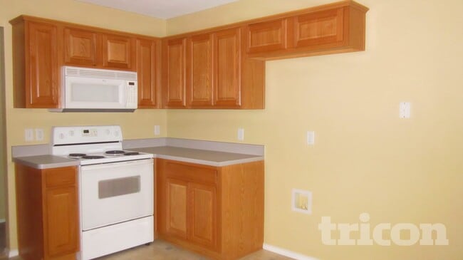 Foto del edificio - 1377 Meadowbrook Ln