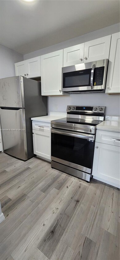 Foto principal - 4481 W McNab Rd
