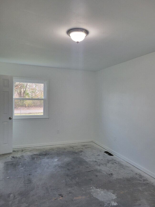 Bed - 2822 Omar Street