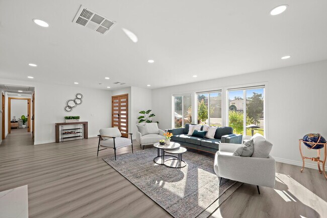 Building Photo - 5591 Heil Ave