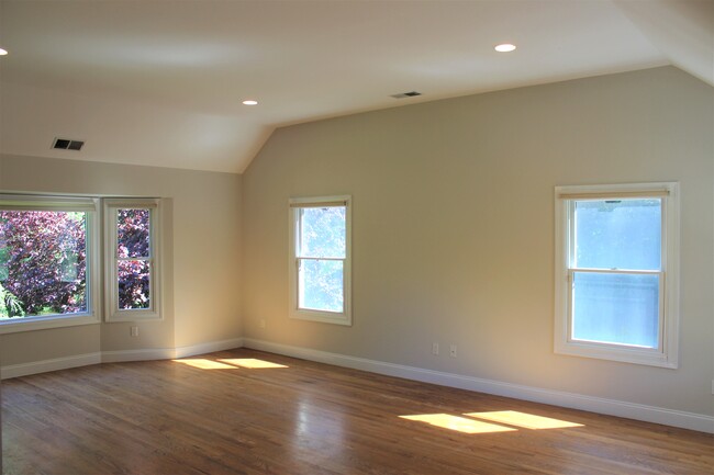 Living Room - 100 Upper Sheep Pasture Rd