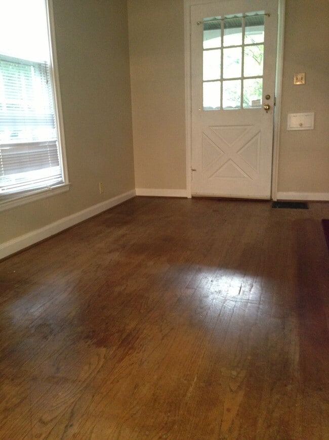 Building Photo - 5690 N College Ave