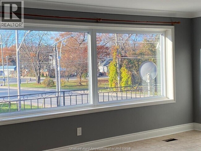 Photo du bâtiment - 1255 Front Rd