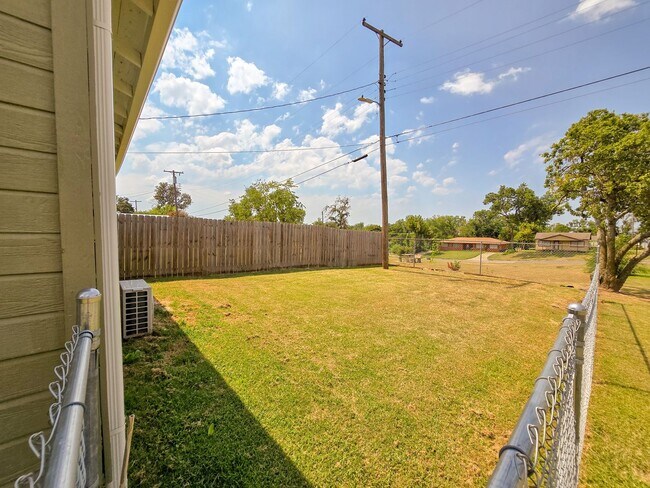 Foto del edificio - Cute Efficiency Studio Style Home in Shawnee!