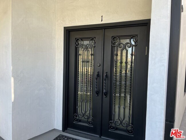 Foto del edificio - 913 Hilldale Ave