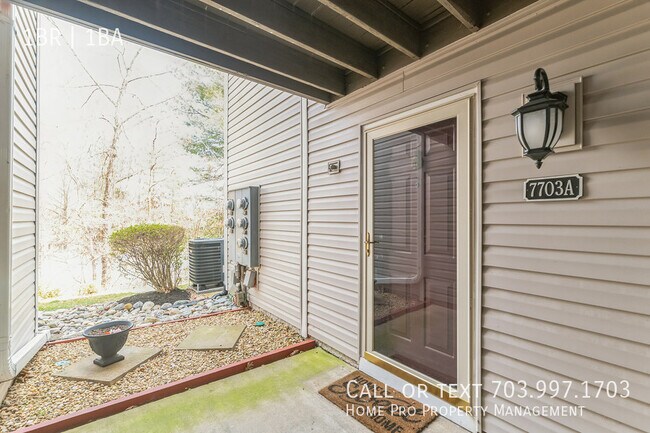 Foto del edificio - 7703 Lexton Pl #A, Springfield, VA