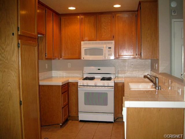 Kitchen - 25735 Perlman Plz