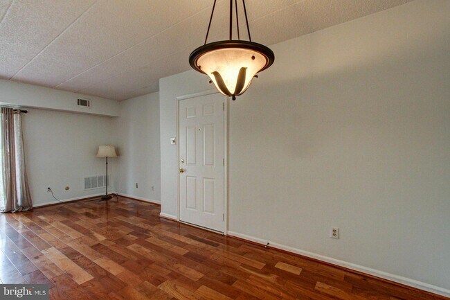 Building Photo - 93 Le Forge Ct