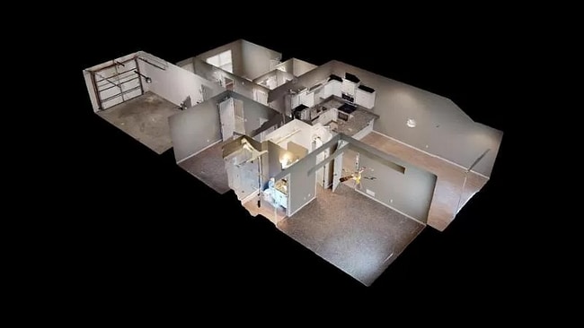 Building Photo - 210 SW Laurel Dr