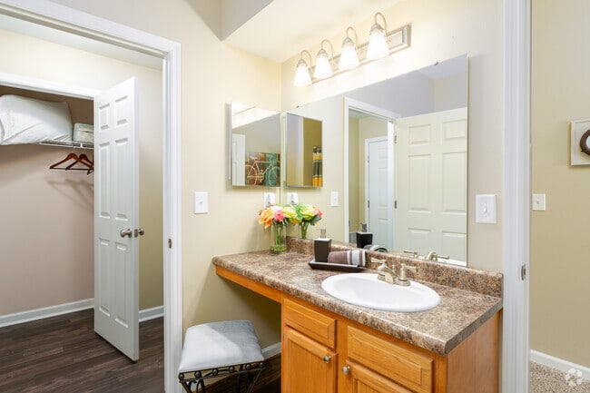 2BR, 2BA - 1,159SF - Prairie Point