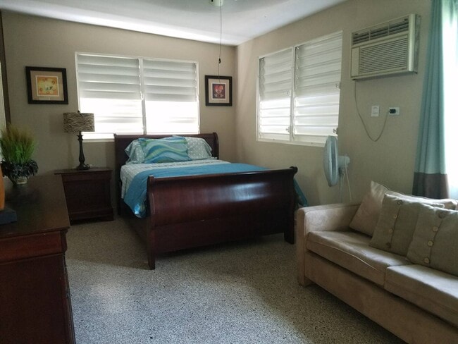 Foto del edificio - 13615 Sachs Avenue