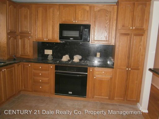 Building Photo - 950 Marbrook Ln
