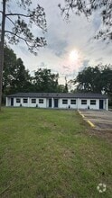 Building Photo - 836 SW 64th Terrace