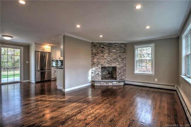 Building Photo - 29 Horseshoe Dr