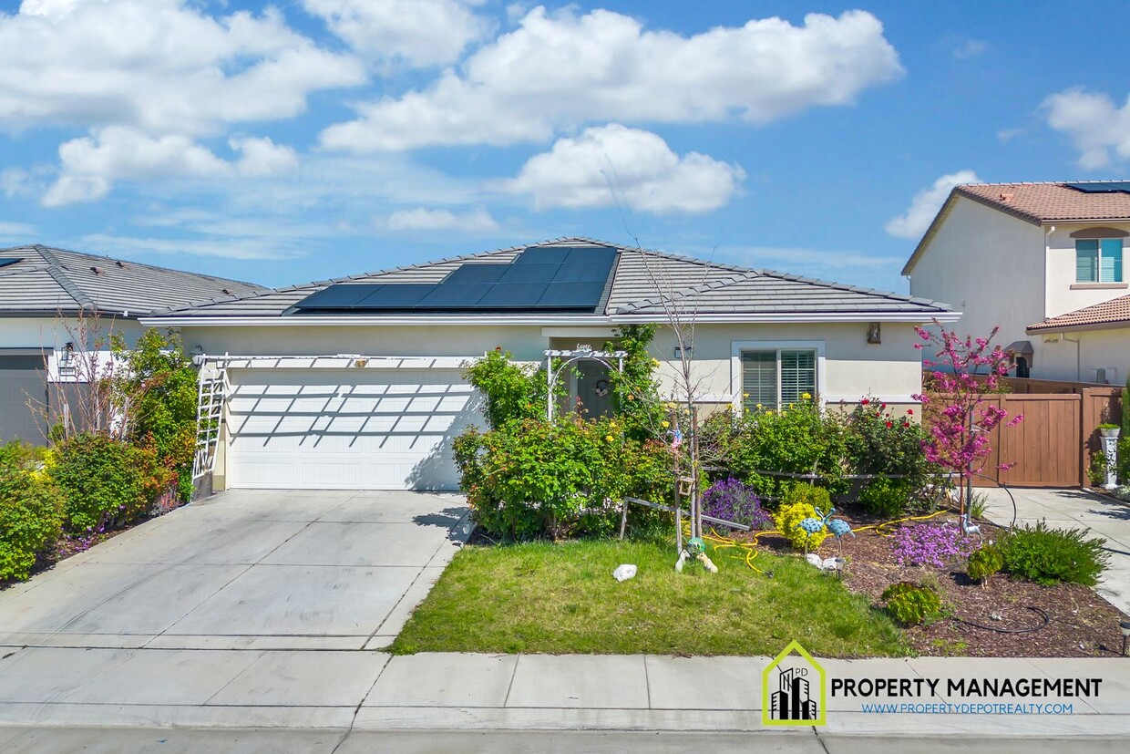 Primary Photo - Exceptional Single-Story Home with Solar