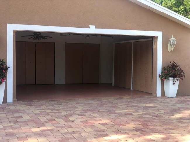 Building Photo - 6412 Windwood Ct