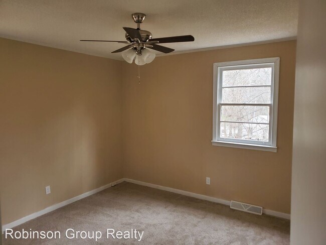 Foto del edificio - 3 br, 1.5 bath House - 671 Bessie Rd