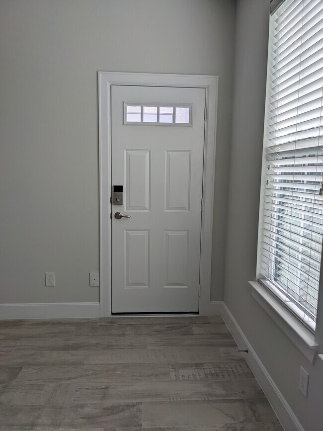 Smart lock Access - 2816 Grand Fountains Dr