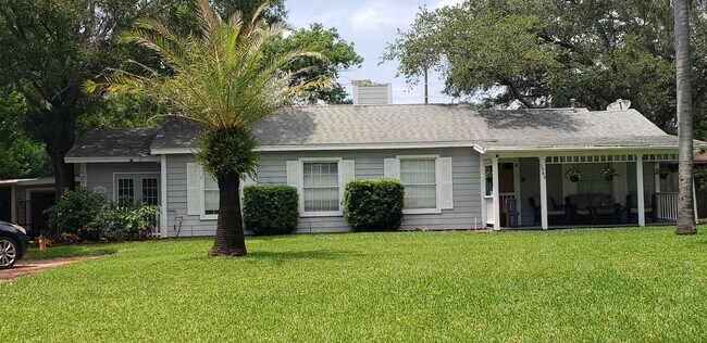 Building Photo - 1348 Hibiscus St